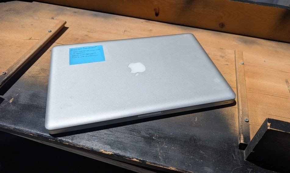 Apple MacBook Macintosh ProBook PC computer notebook laptop