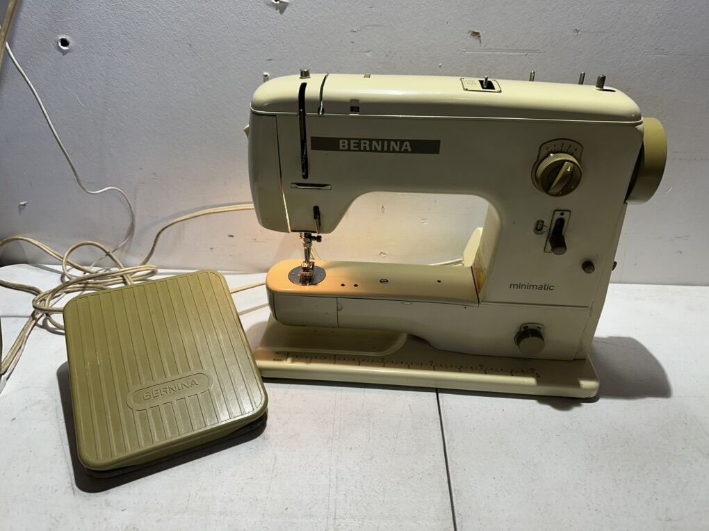 Bernina 707 Minimatic Sewing Machine