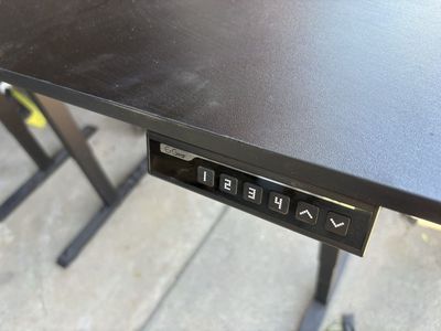 ErGear Electric Adjustable Height Standing Desk - Black