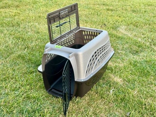 Open Top Dog kennel carrier 24"L Like New