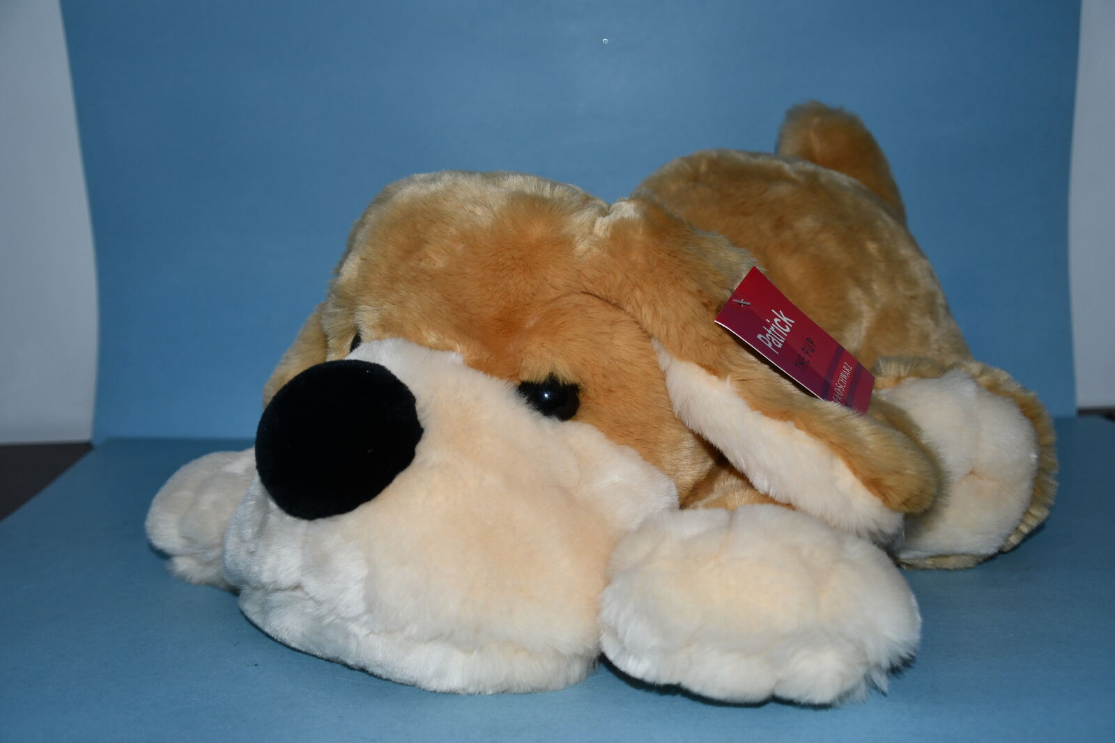 NWT ($30) FAO SCHWARZ "PATRICK THE PUP" STUFFED DOG ~ LARGE 18" in LENGTH ~ CLEAN, SOFT & CUTE!