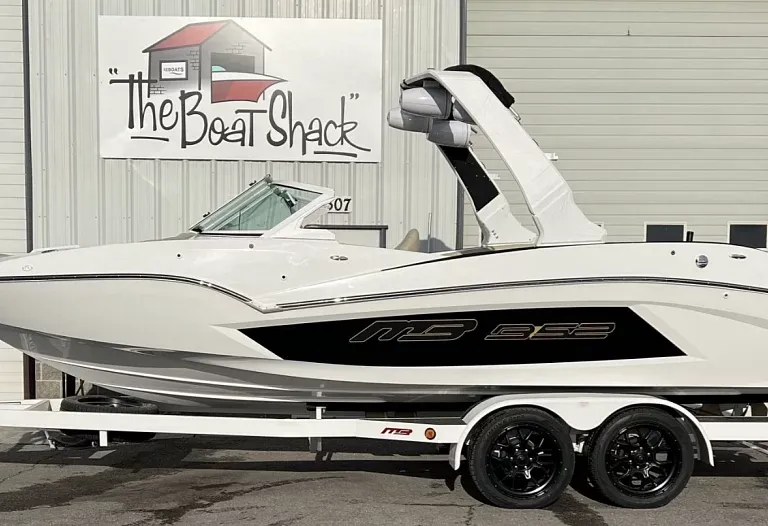 Premium MB 23 Alpha Surf Boat Rental – Lake Powell