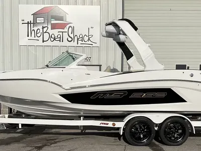 Premium MB 23 Alpha Surf Boat Rental – Lake Powell