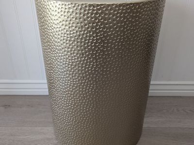 Side Table/End Table/Night Stand