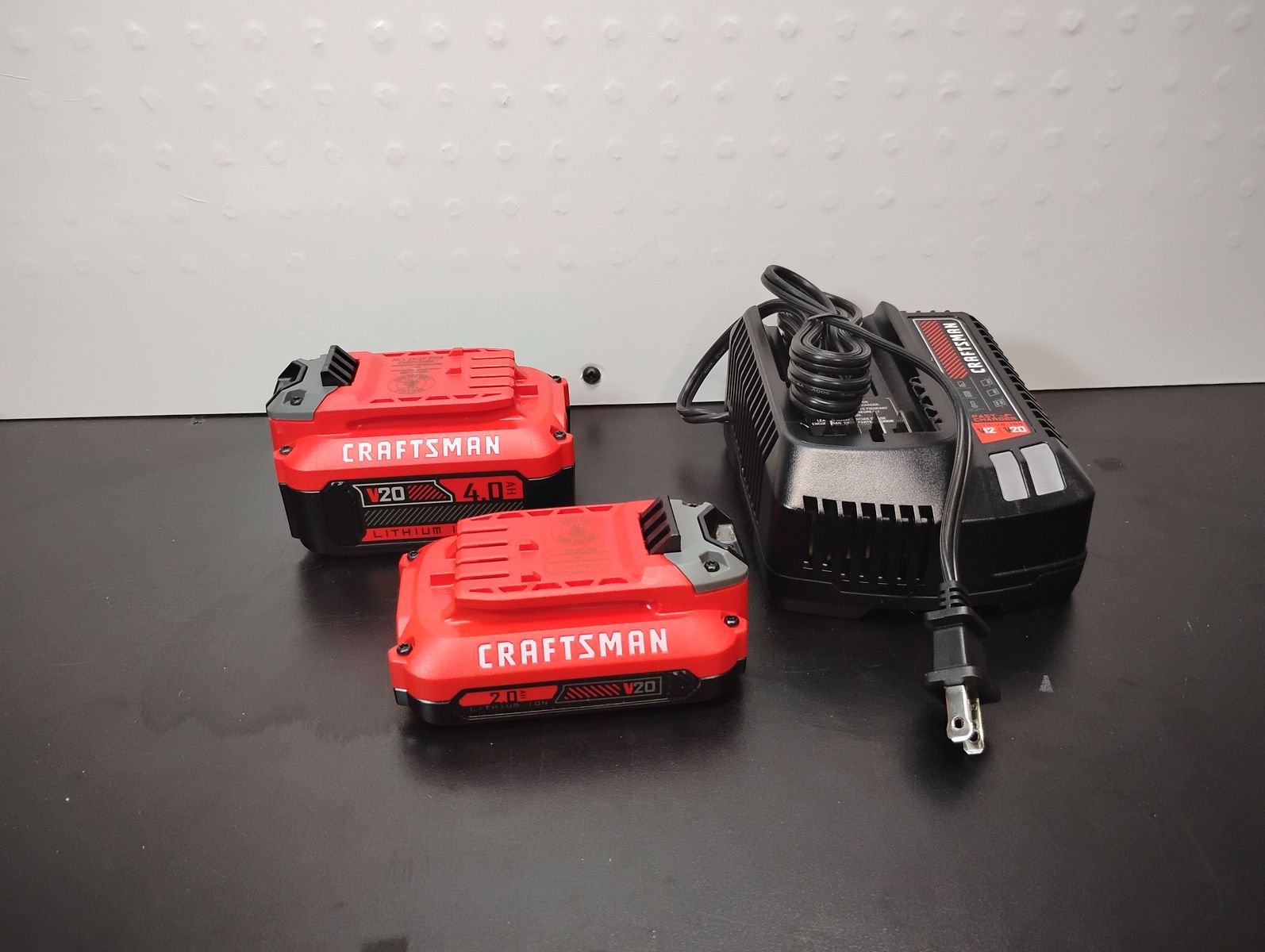 Craftsman Lithium Ion 2.0 AH & 4.0 AH Batteries With Charger