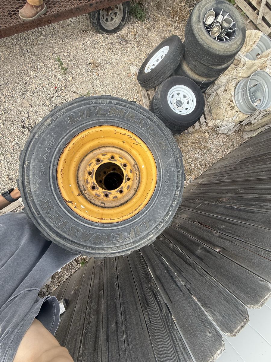 Lifemaster Hauler SK2 Wide-Wall 33x15.5-16.5 NHS Tire and Wheel Assembly