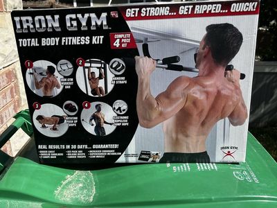 Iron Gym Total Body Fitness Kit 4-Piece Workout Bar, Ab Straps, Push Up Grips, Jump Rope