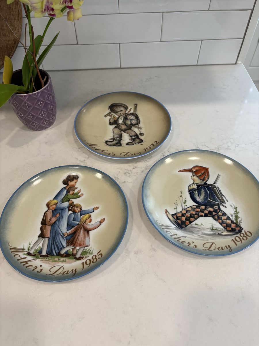 M.I. Hummel Mother's Day Collector Plates Set 1972, 1980, 1985 (3 Plates)