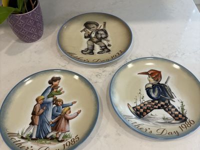 M.I. Hummel Mother's Day Collector Plates Set 1972, 1980, 1985 (3 Plates)