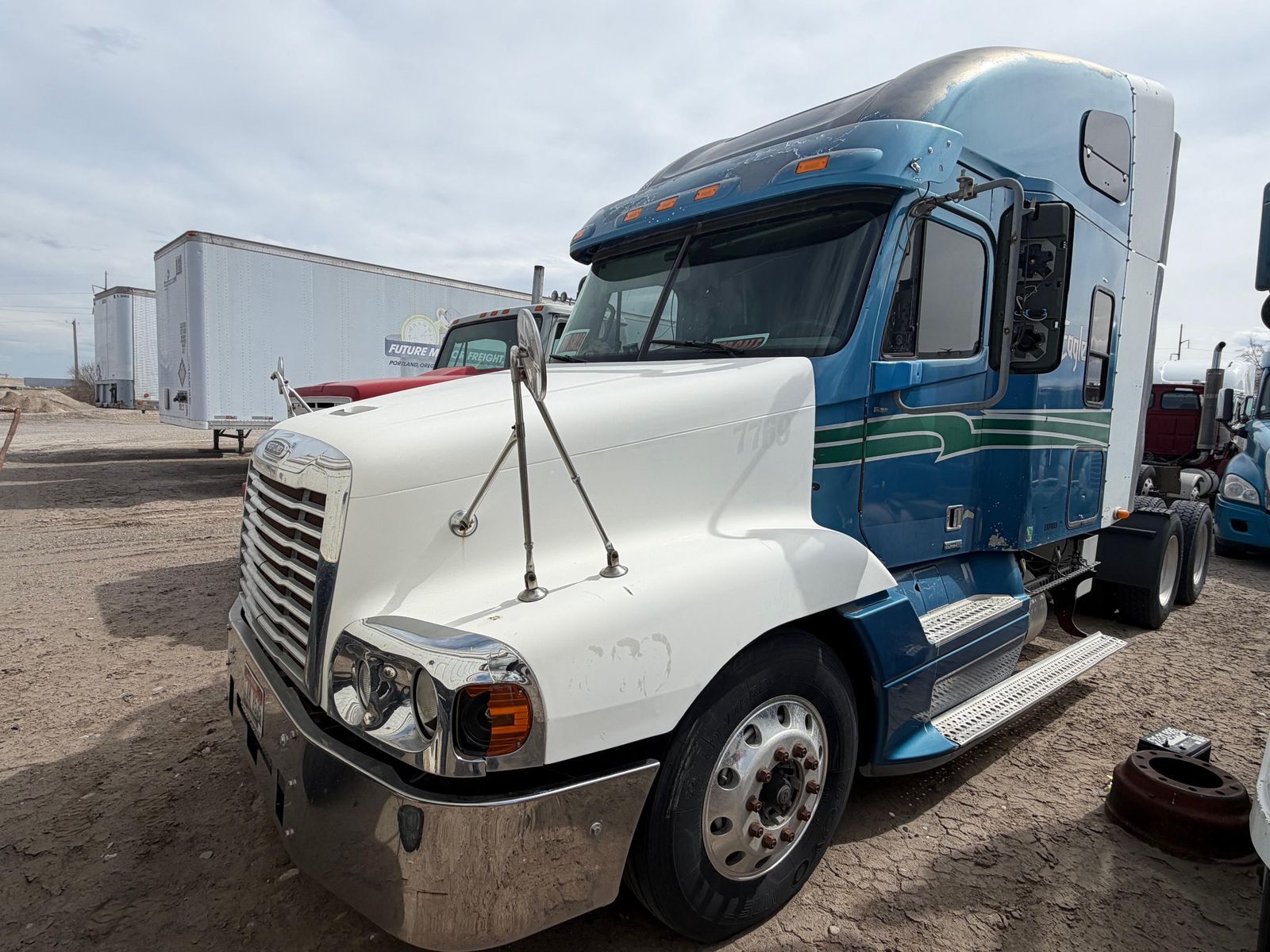 2007 Freightliner Sleeper
