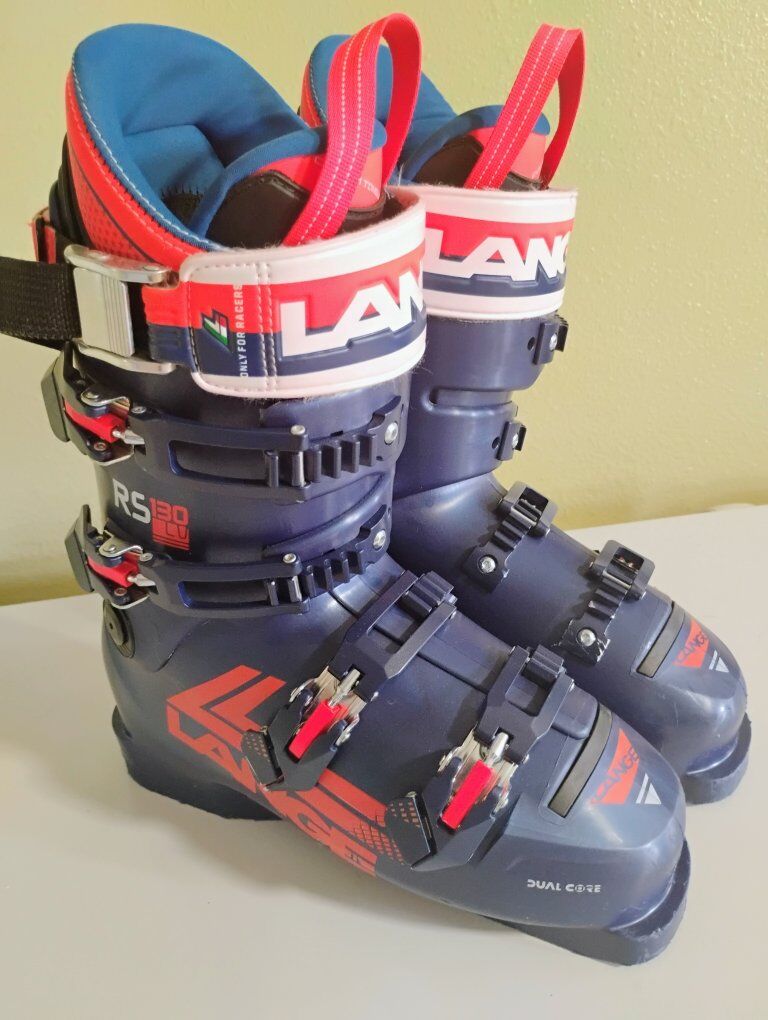 Lange RS 130 LV ski boots