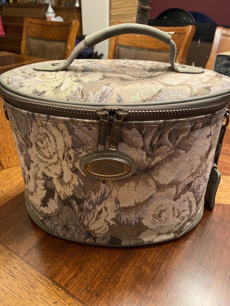 American Tourister Train Case