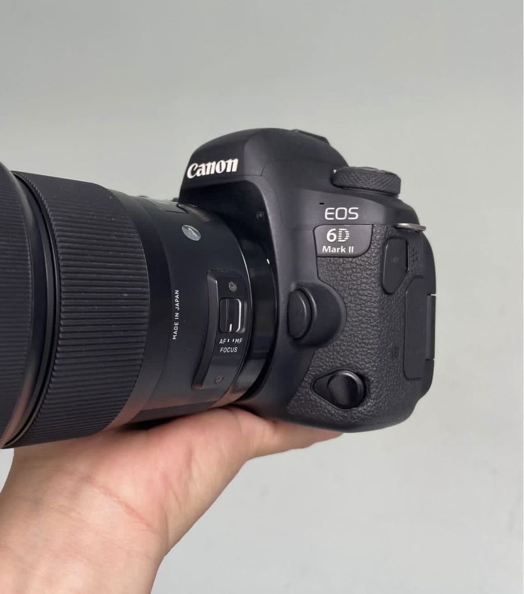 Canon 6D mark II  and sigma 35mm art f1.4 for canon