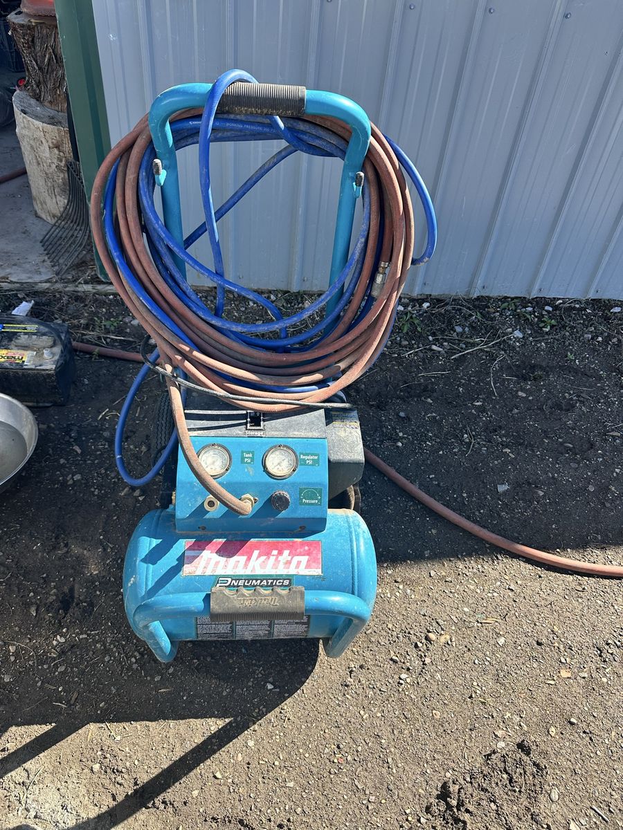 Makita Compressor
