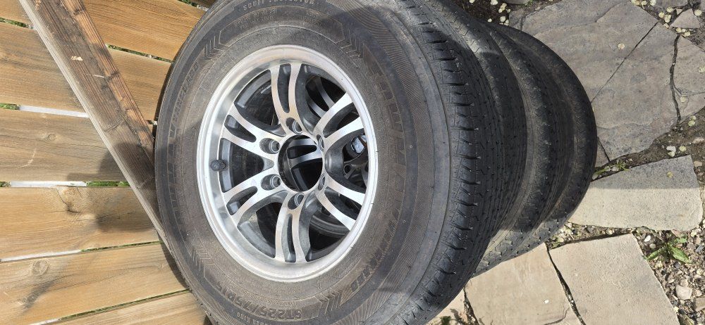 trailer wheels & tires