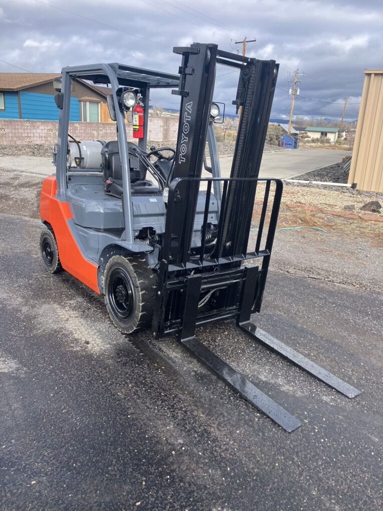 Toyota Forklift 5,000lbs Capacity