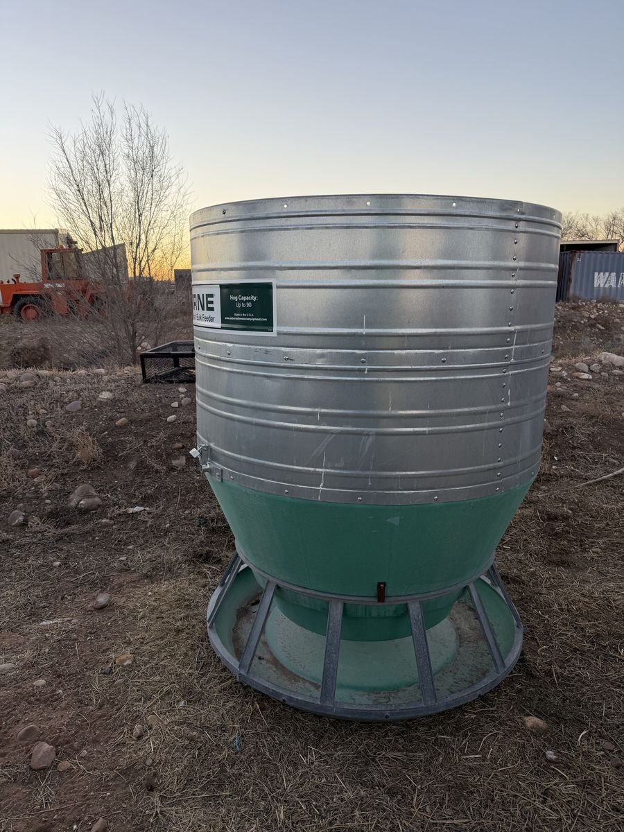 Hog feeder