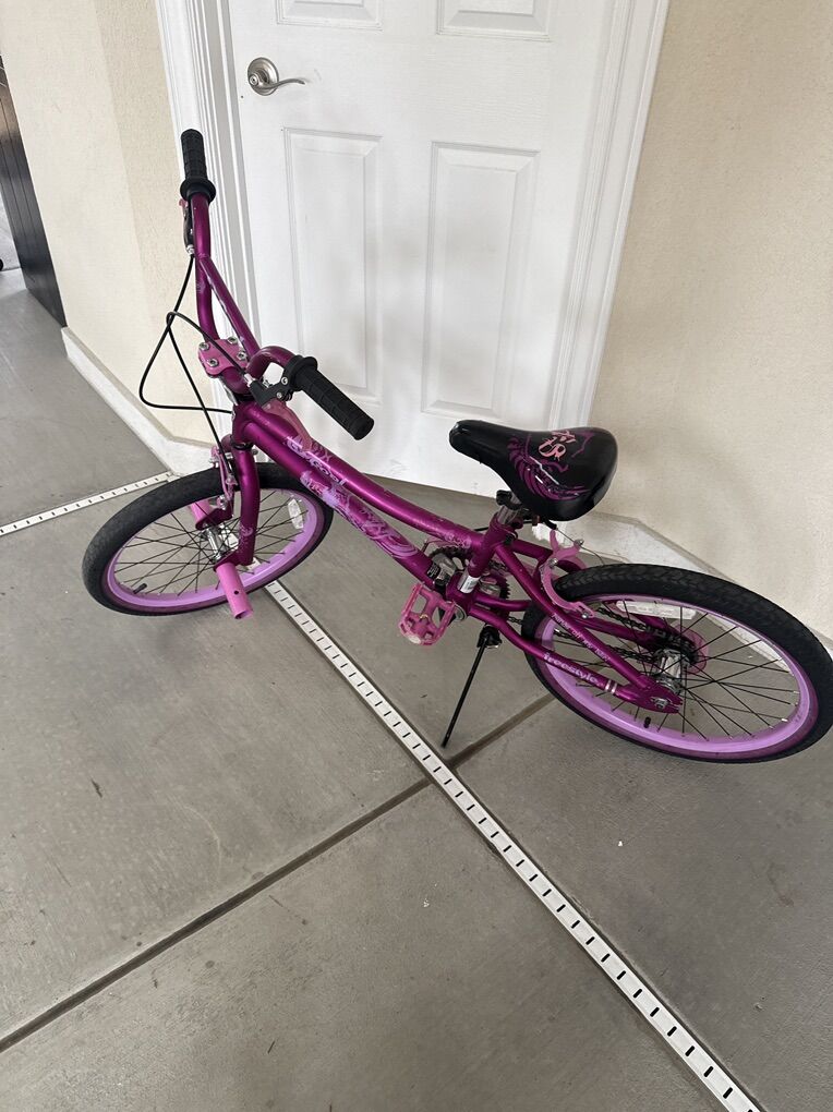 20 Inch Girls Dreestyle Bike