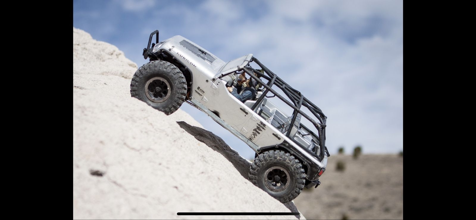 Axial SCX10 II Jeep Rubicon RC Crawler 4x4 with Remote Control - Ready to Run