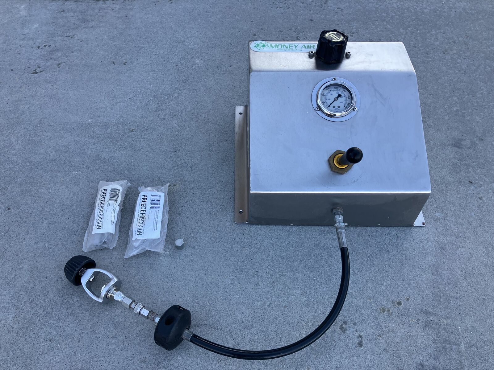 Single Whip Regulated Paintball Fill Station