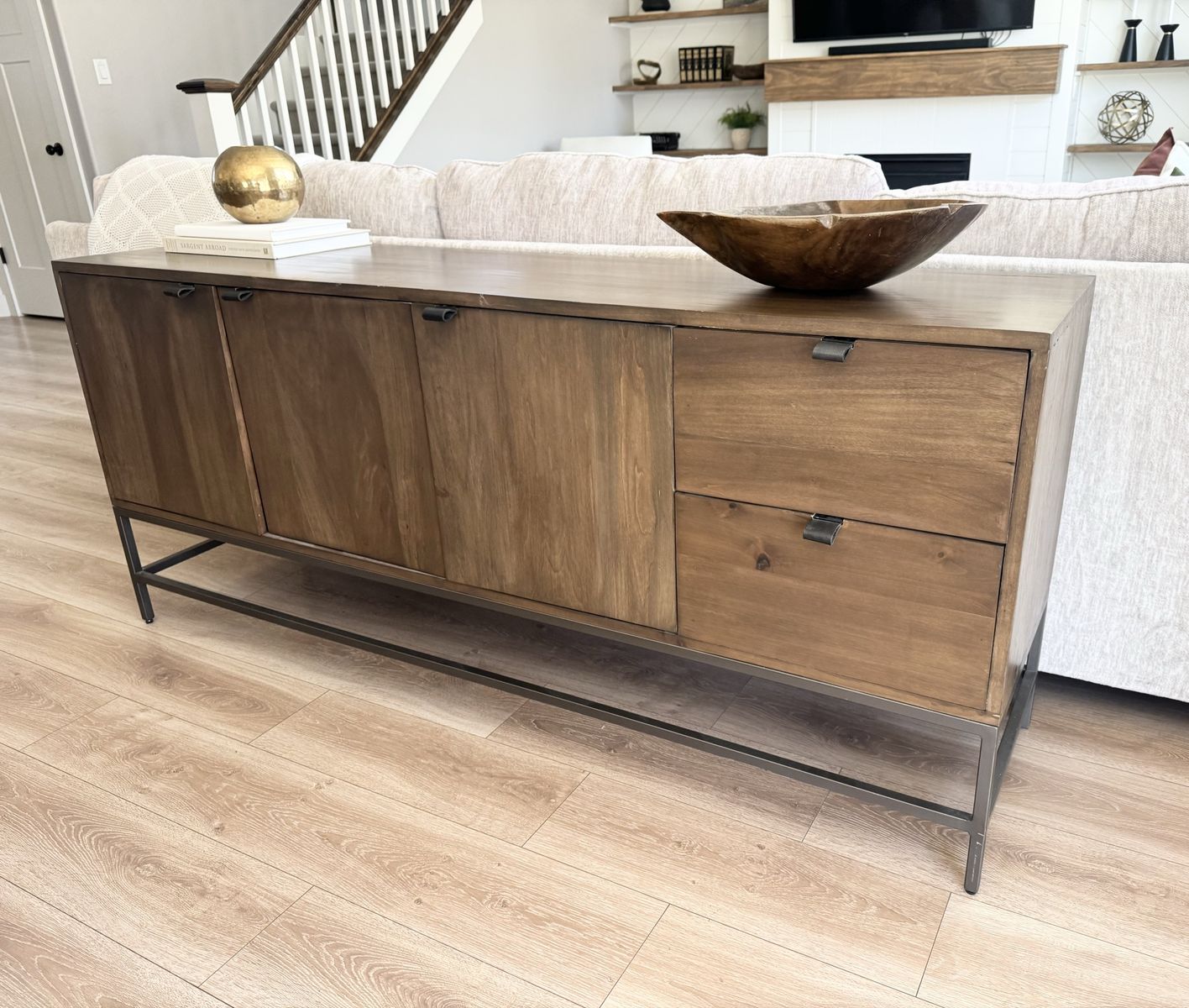 High End | Modern | Minimalist | Contemporary | Industrial | Metal | Sideboard | Cabinet | Hutch | Console