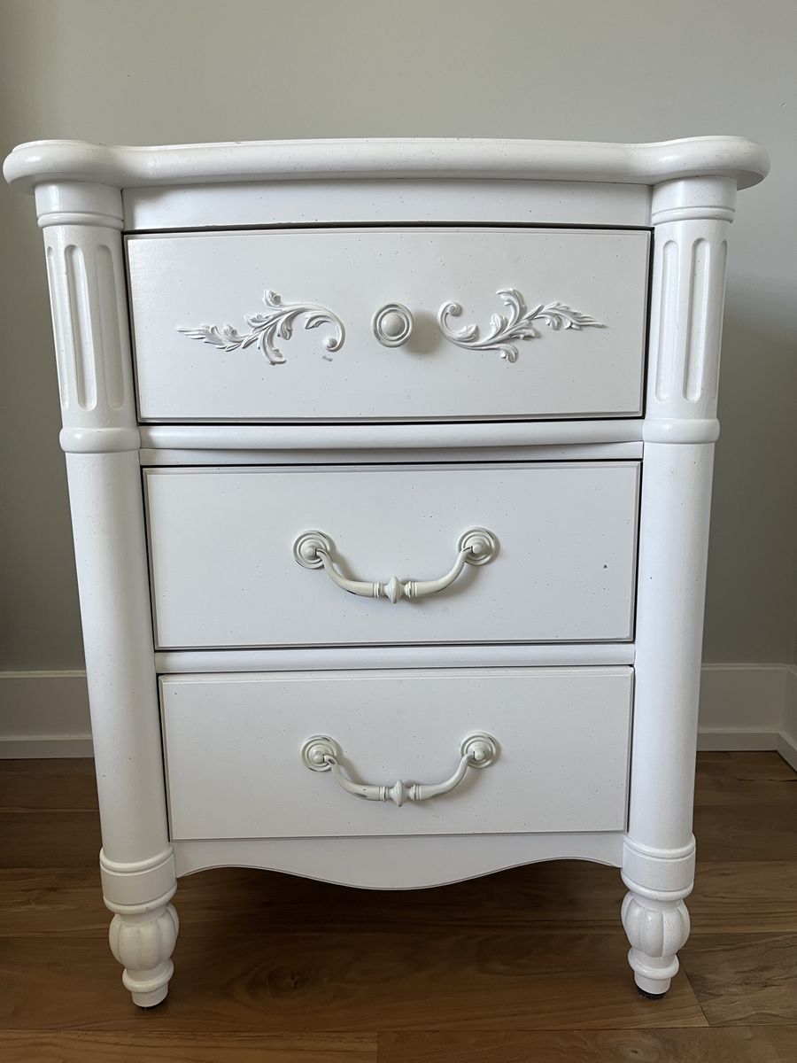 Bedroom Night Stand with 3 Drawers