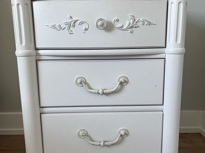Bedroom Night Stand with 3 Drawers