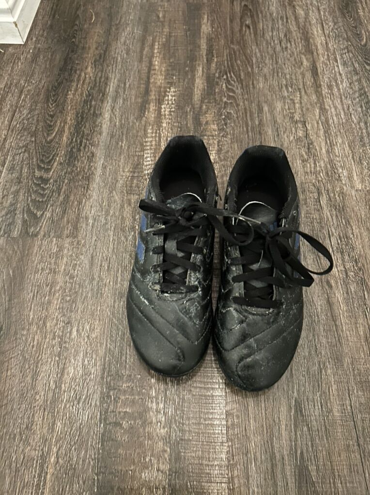 Adidas Soccer Cleats - Size 4 - Youth / Child