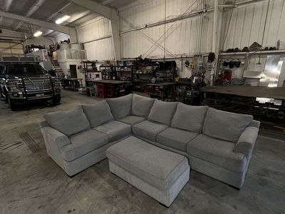 10’x8’ Gray Knit Fabric Sectional W/ Ottoman
