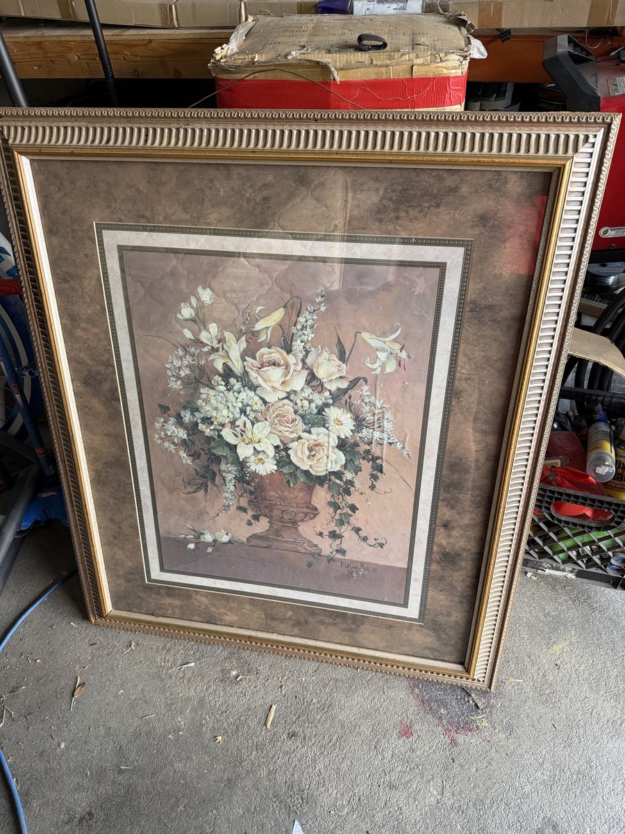 Vintage Framed Floral Bouquet Still Life Art Print in Ornate Gold Frame