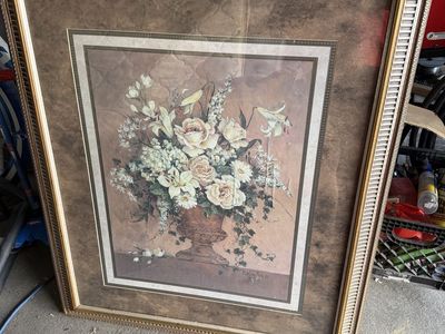 Vintage Framed Floral Bouquet Still Life Art Print in Ornate Gold Frame