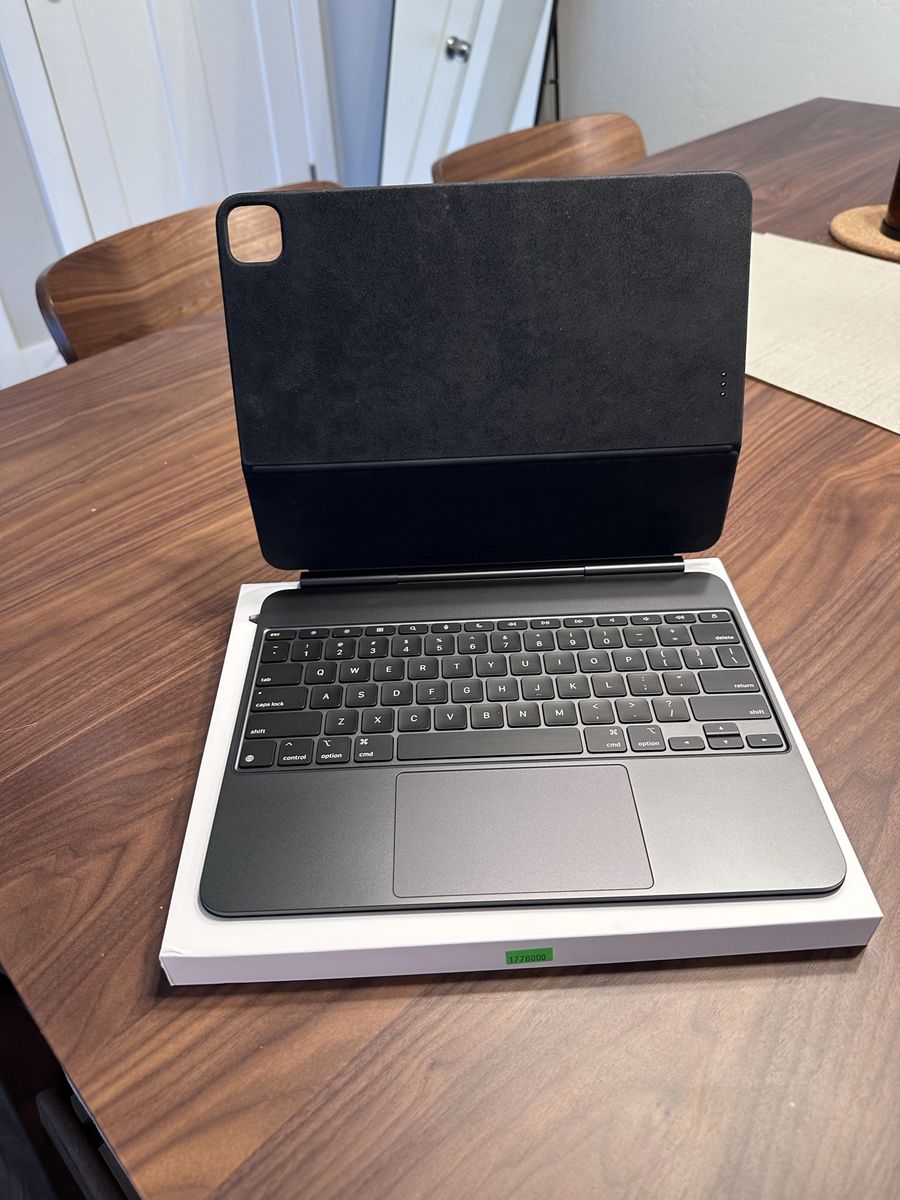 Apple Magic Keyboard for iPad Pro 13 inch