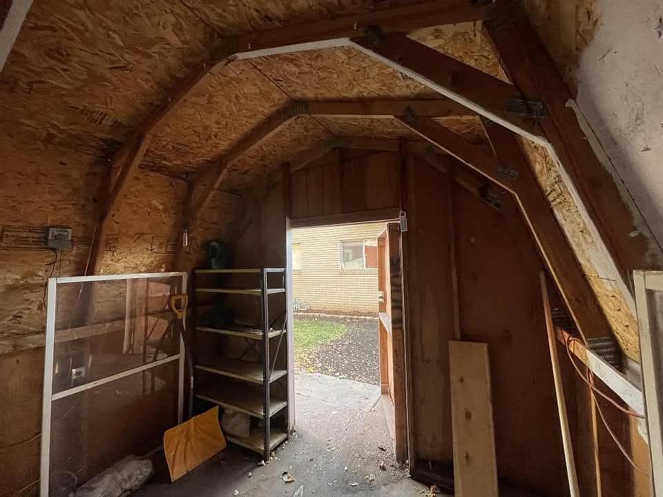 Main image 18