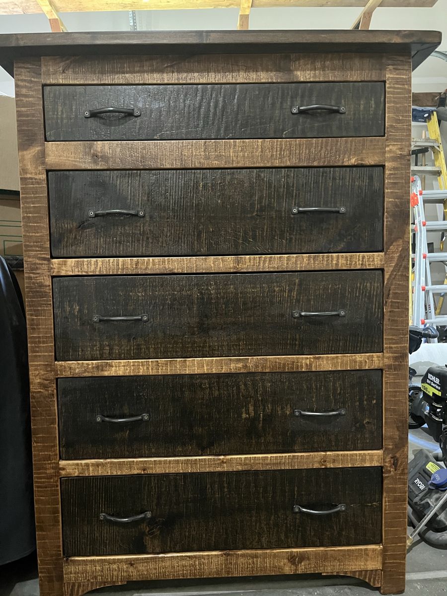 Craftsman Dresser - 5 drawer impeccable condition