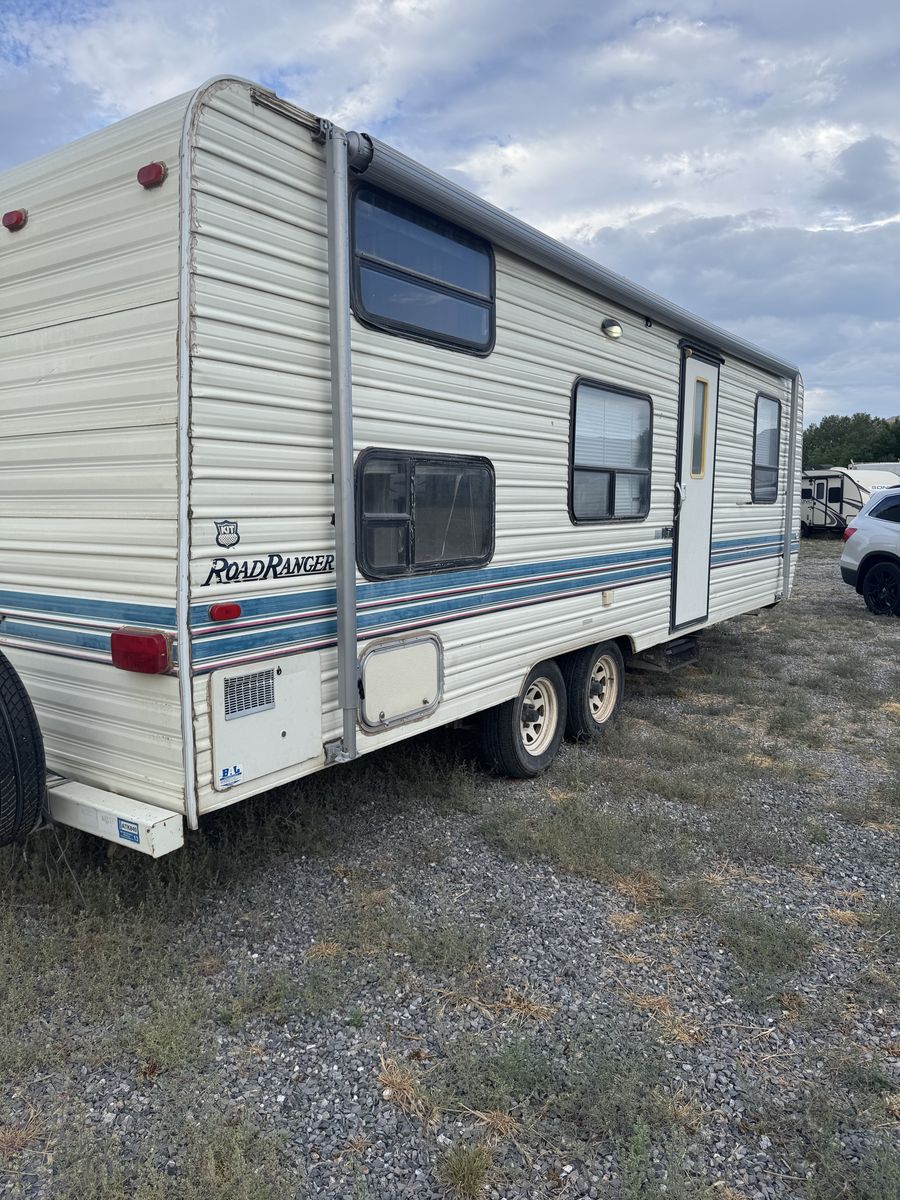 1994 27ft camping trailer!