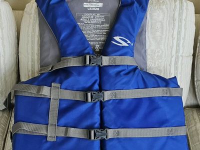 Stearns Adult Universal PFD Life Vest - Type III USCG Approved, Boating Safety, Blue