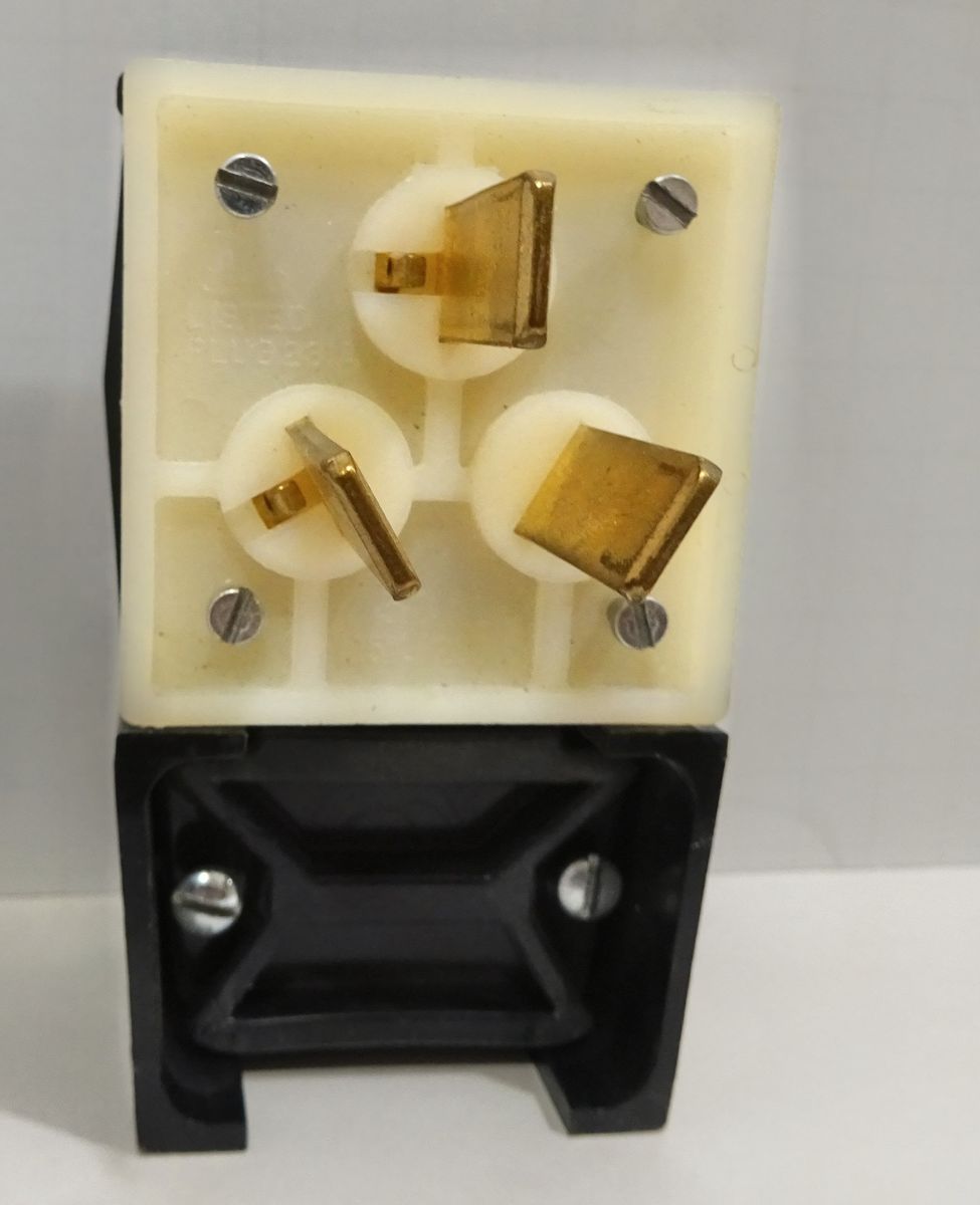 Hubbell HBL8421C Plug, 3 Pole and 4 Wire, 20 amp, 3 Phase 250V, 15-20P, Black