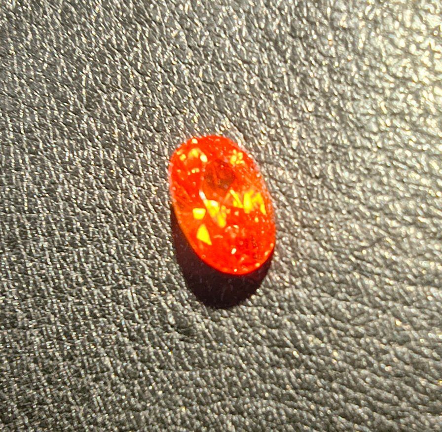 NATURAL PADPARADSCHA SAPPHIRE GEMSTONE.