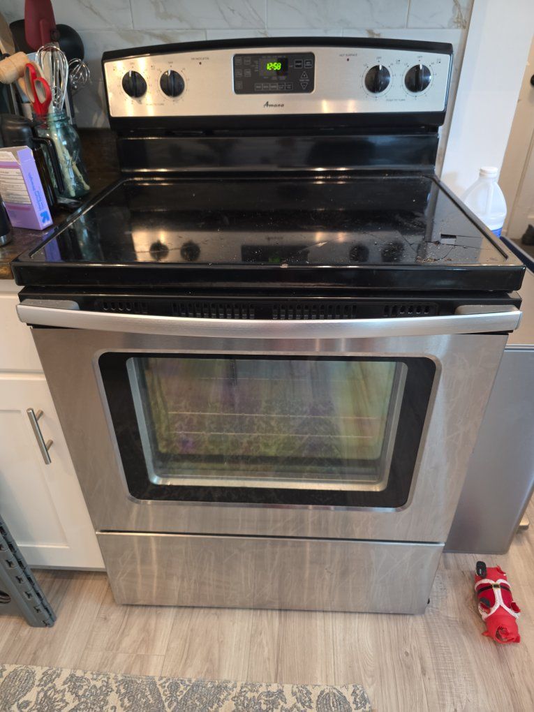 Amana Stainless Steel Electric Range Stove - Cracked Glass Cooktop $50 - OBO