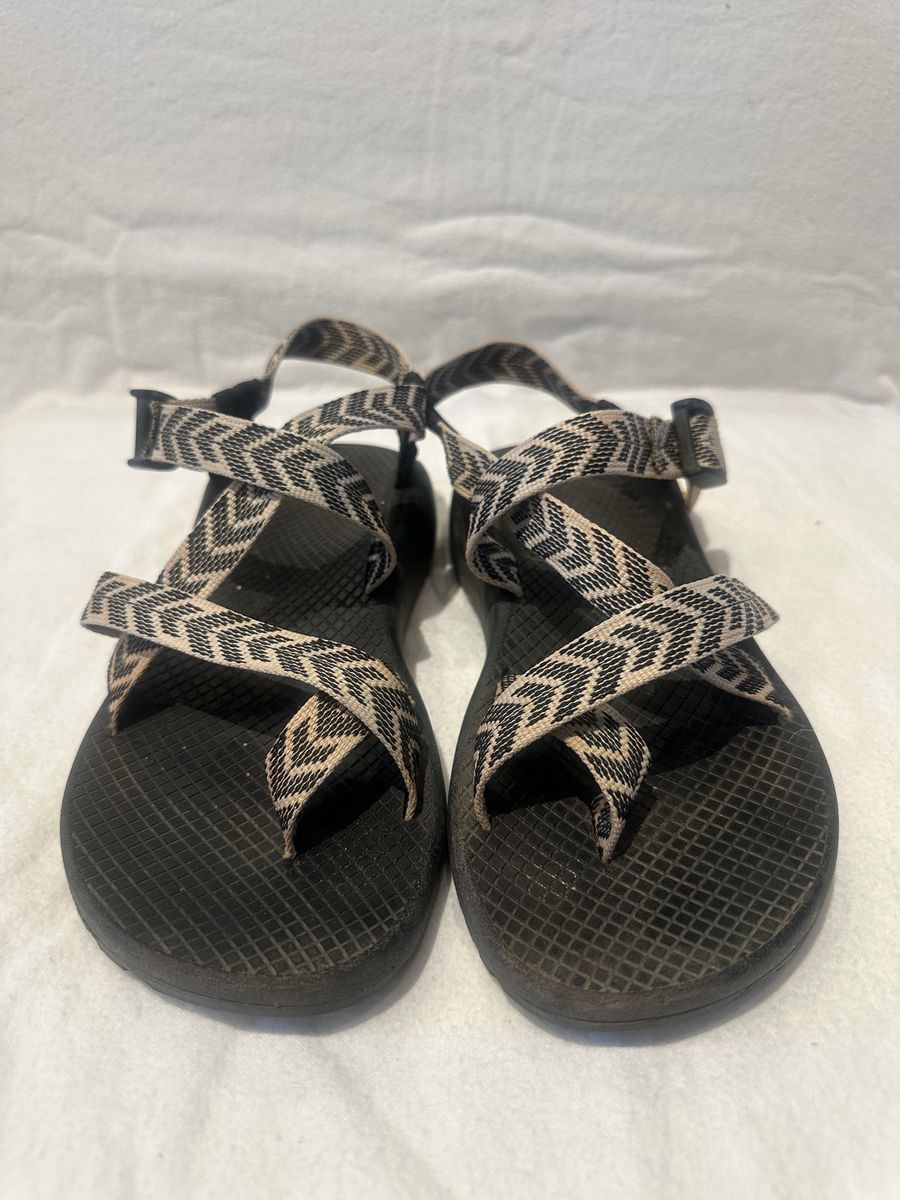 Chaco women’s size 8 black/cream, hiking sandals