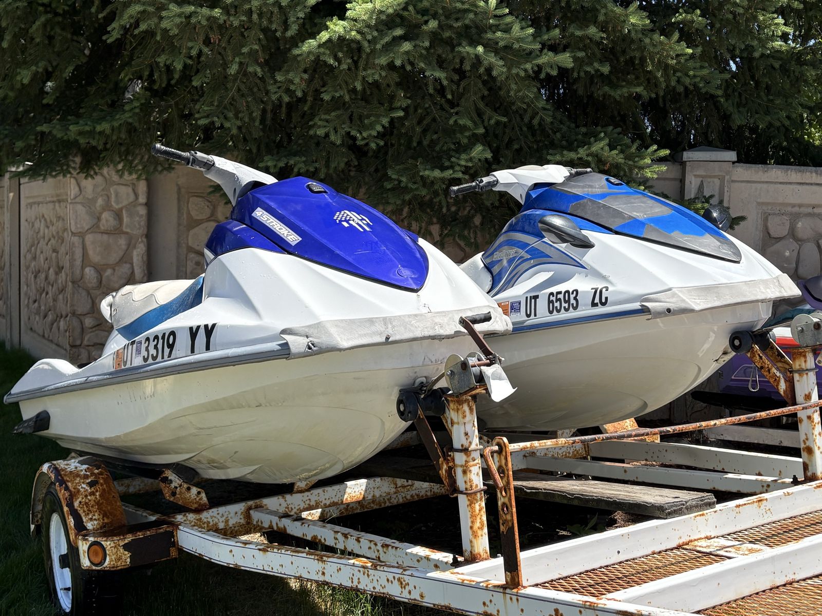 2008 & 2006 Yamaha VX 1100 Wave Runners
