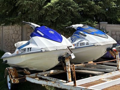 2008 & 2006 Yamaha VX 1100 Wave Runners