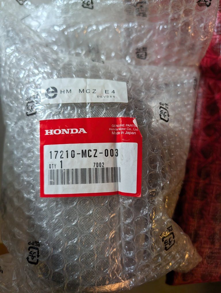 NEW Honda CB919 oil filters (2)