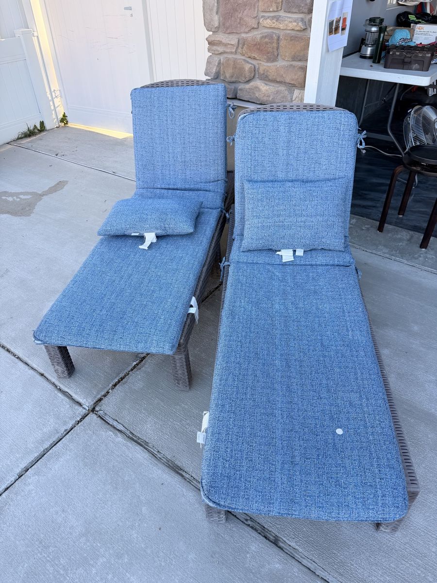 Outdoor Chaise Lounge  chairs