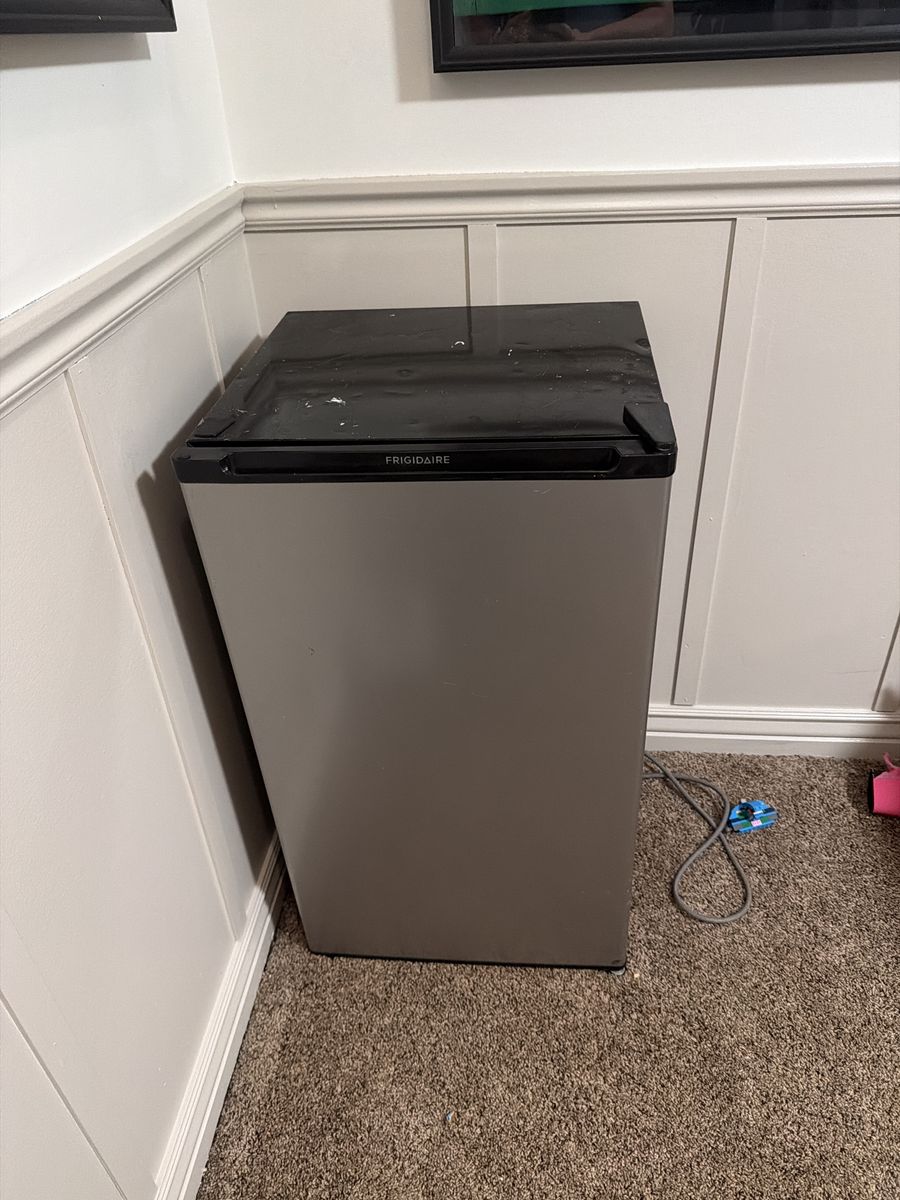 Mini fridge- no freezer