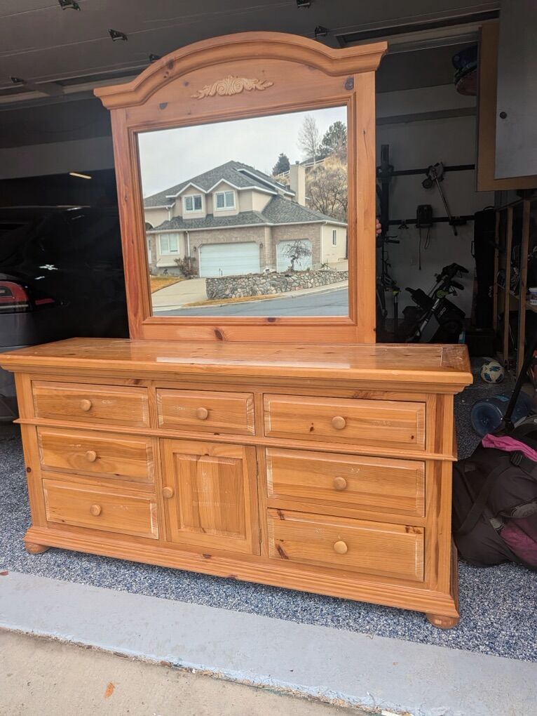 7 Drawer Dresser