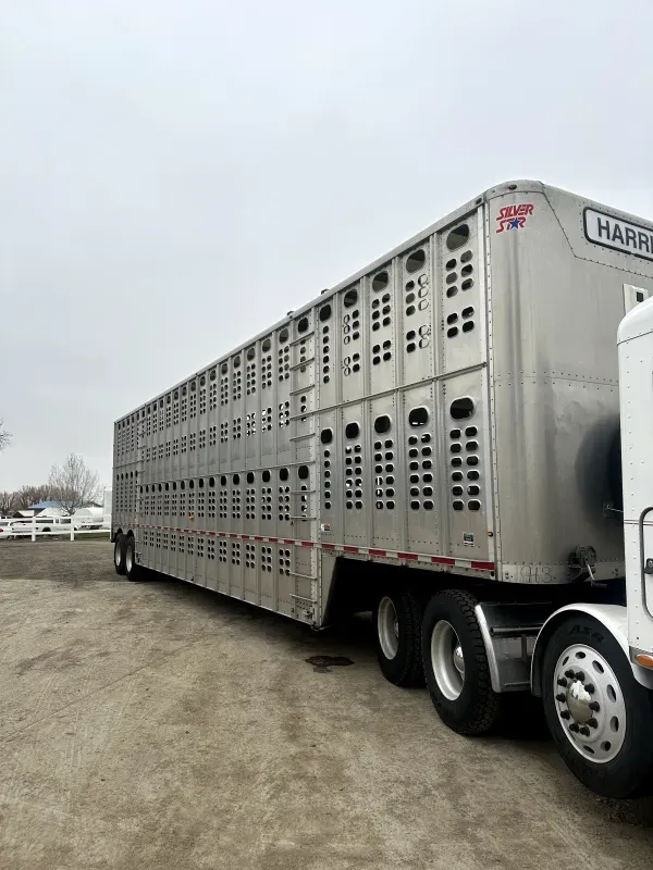 2022 Wilson 48’ Silver Star Livestock Trailer – Aluminum – 75,000 GVWR