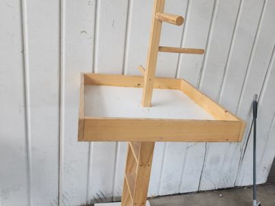 Bird Stand - Free