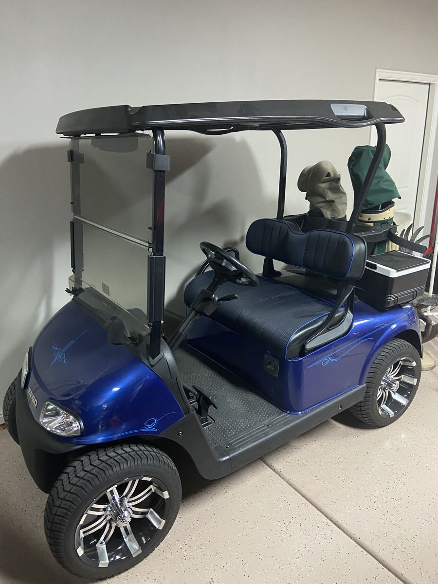 2017 EZGO RXV Golf Cart