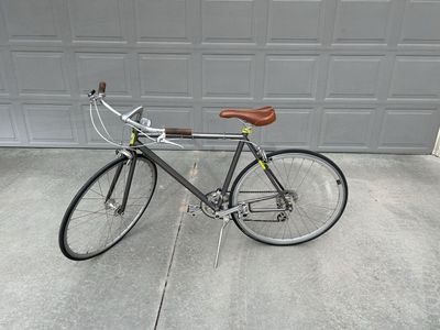 Globe Roll 8 road bike